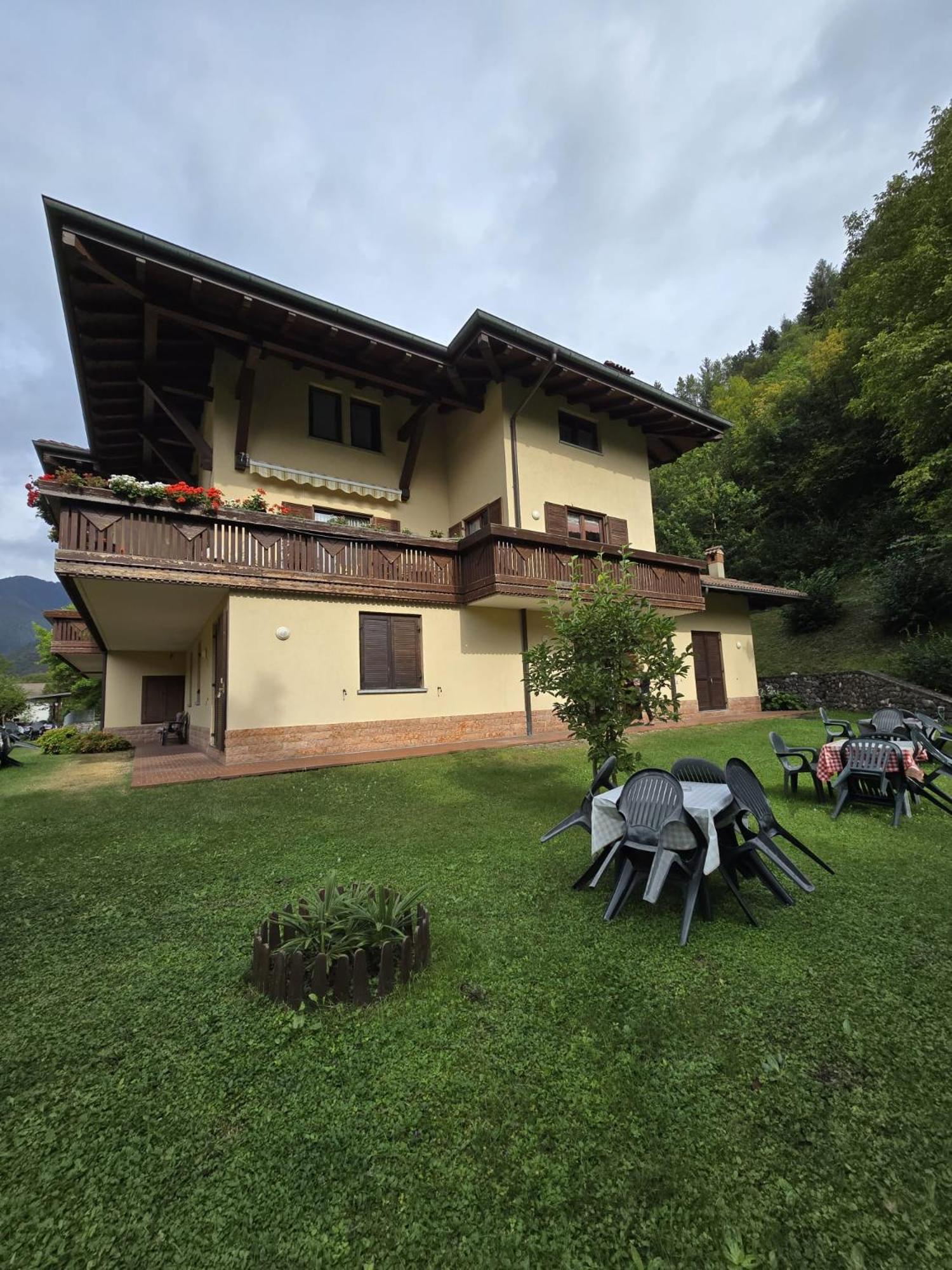 Casa Ornella Apartment LEDRO Exterior photo